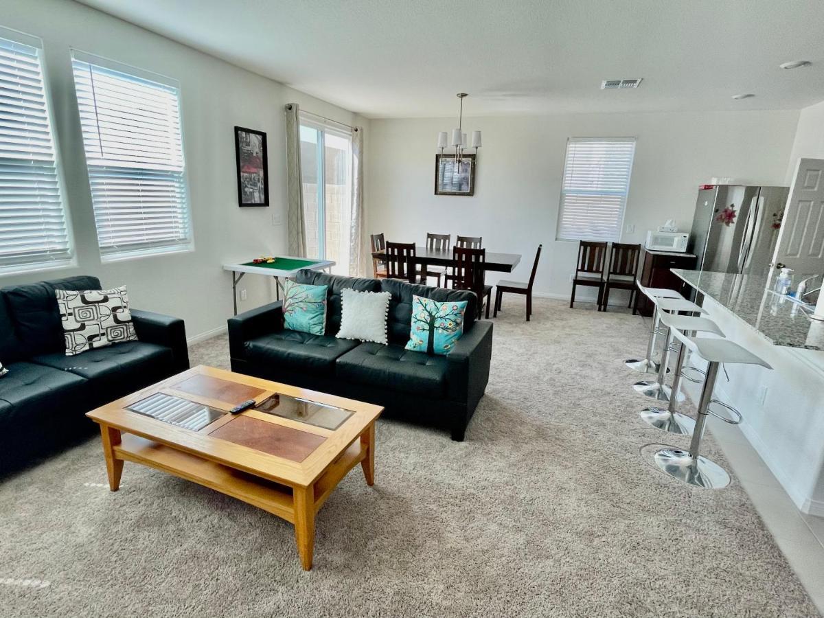 Spacious House, 5 Bedrooms, Sleeps 12, Near Las Vegas Strip And Airport Exterior photo