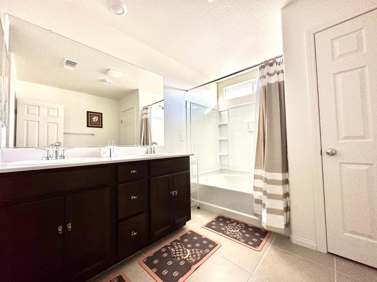 Spacious House, 5 Bedrooms, Sleeps 12, Near Las Vegas Strip And Airport Exterior photo